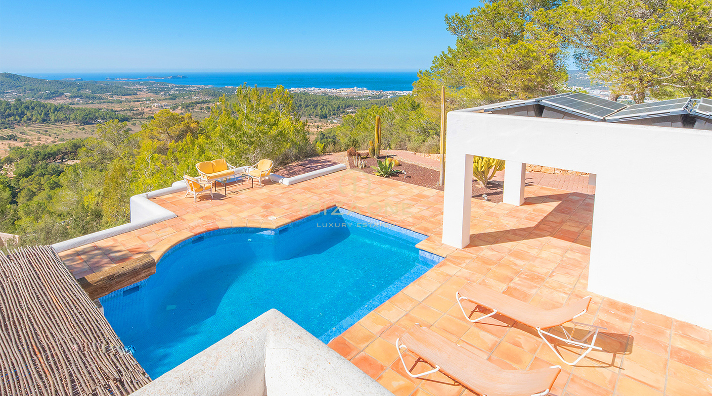 Luxusvilla zum Verkauf in außergewöhnlicher Lage mit spektakulärem Meerblick, Ibiza