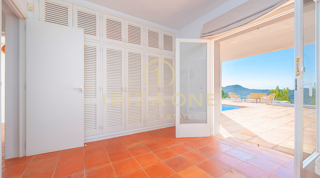 Villa di lusso in vendita in posizione eccezionale con spettacolare vista sul mare, Ibiza