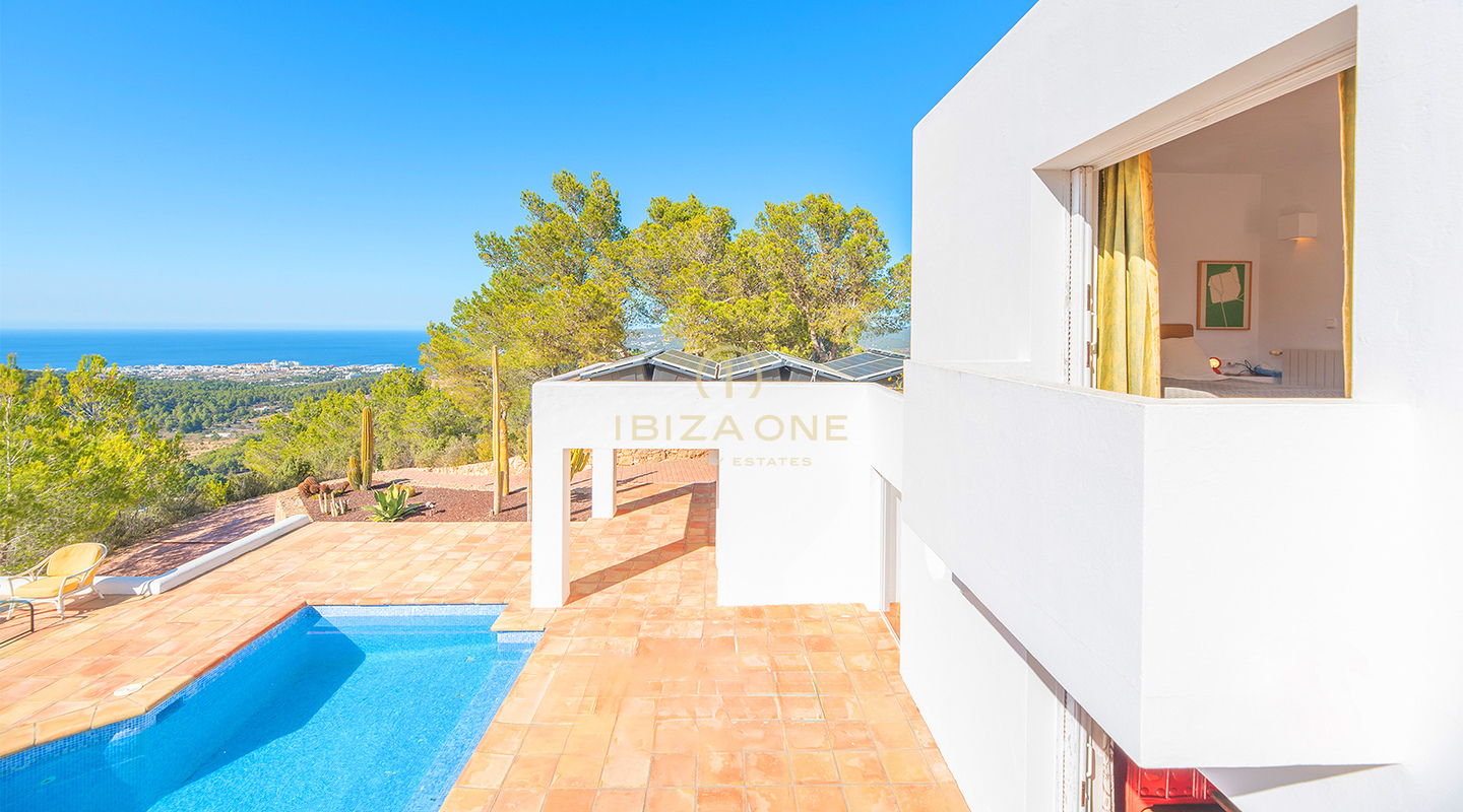 Luxe villa te koop op een uitzonderlijke locatie met spectaculair uitzicht op zee, Ibiza