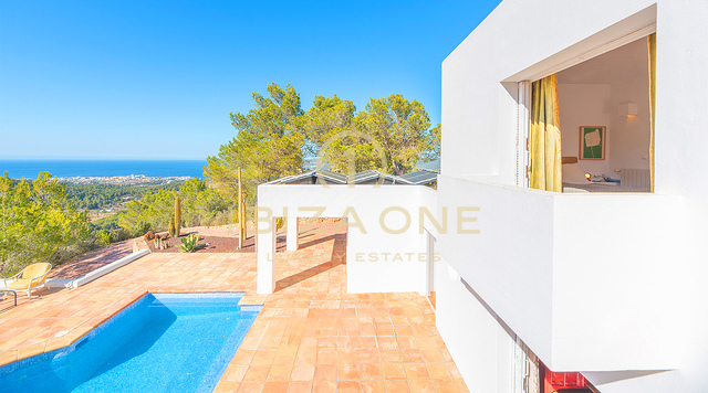 Villa de luxe à vendre dans un emplacement exceptionnel avec des vues spectaculaires sur la mer, Ibiza
