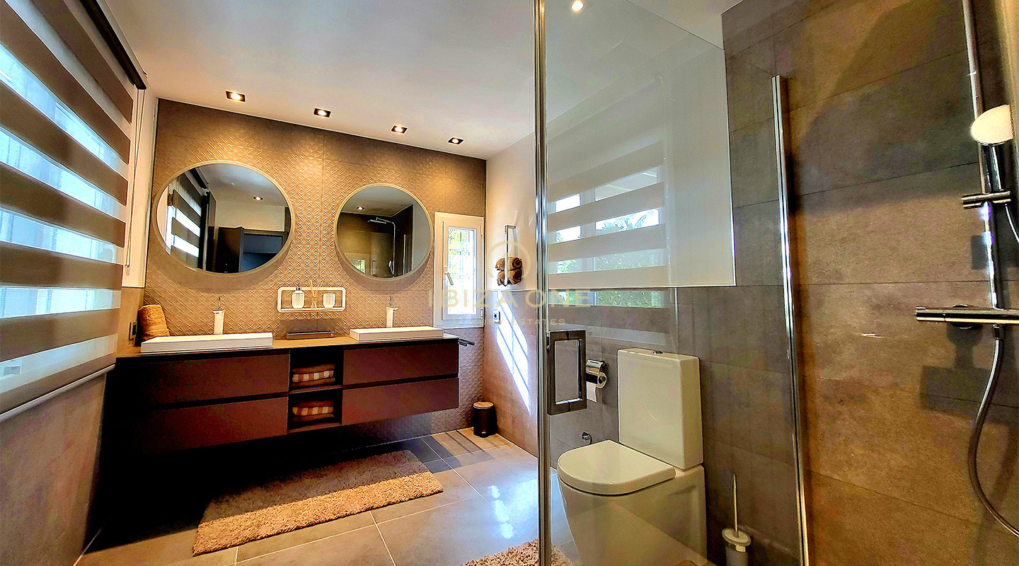 Luxury villa with unparallel living experience within prestigious gated community of Can Furnet for sale, Ibiza - Luxury villa with unparallel living experience within prestigious gated community of Can Furnet for rent, Ibiza