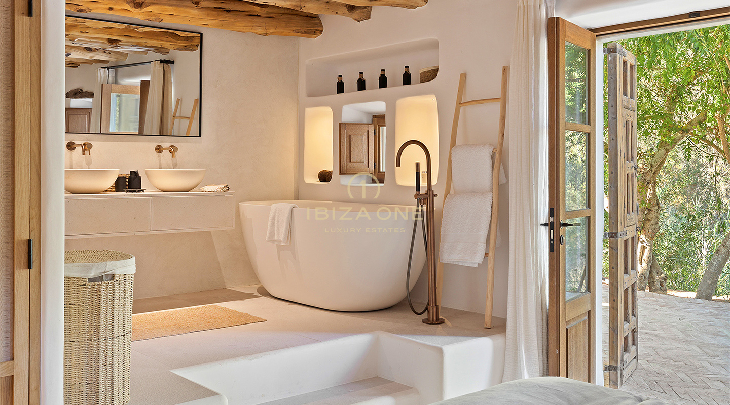Lujosa finca de estilo español con fantásticas vistas en venta, Ibiza