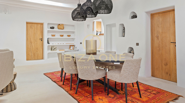 Luxe landgoed in Spaanse stijl met fantastisch uitzicht te koop, Ibiza