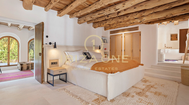 Lussuosa tenuta in stile spagnolo con viste fantastiche in vendita, Ibiza