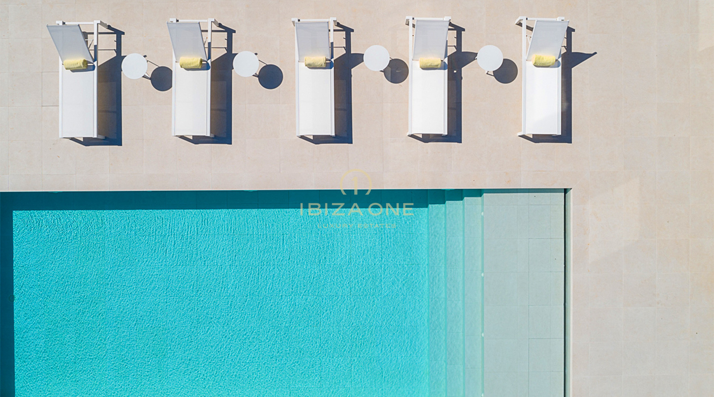 Villa de luxe spectaculaire et contemporaine avec vue sur la mer et accès à la plage à vendre, Ibiza