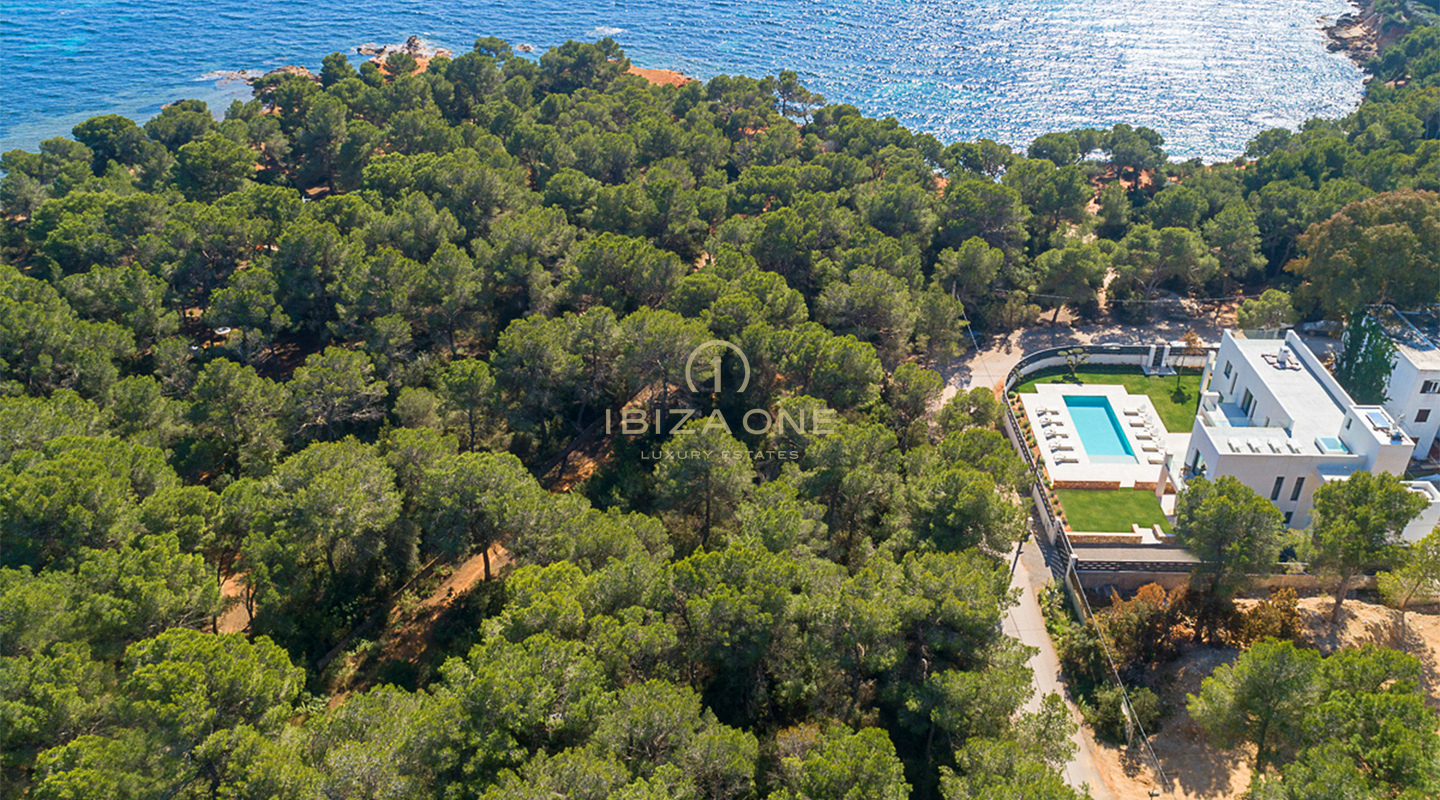 Spektakuläre und moderne Luxusvilla mit Meerblick und Strandzugang zu verkaufen, Ibiza