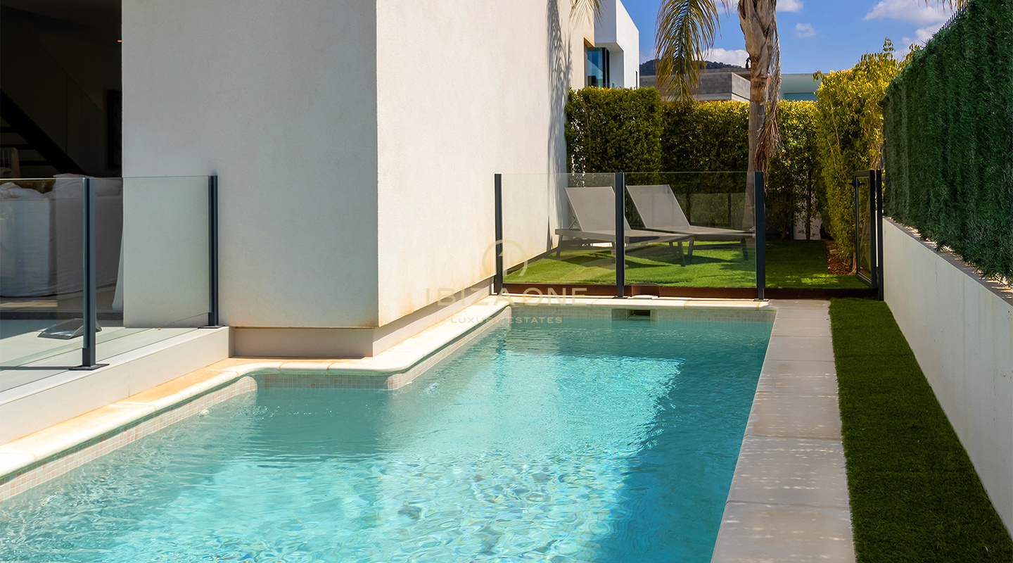 Moderna villa de lujo con piscina y vistas panorámicas a Dalt Vila y Formentera y al mar en venta, Ibiza - Moderna villa de lujo con piscina y vistas panorámicas a Dalt Vila y Formentera y al mar en alquiler, Ibiza