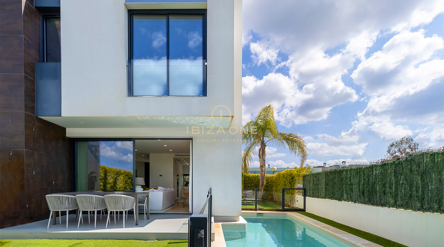 Moderne luxe villa met zwembad en panoramisch uitzicht op Dalt Vila, Formentera en de zee te koop, Ibiza - Moderne luxe villa met zwembad en panoramisch uitzicht op Dalt Vila, Formentera en de zee te huur, Ibiza