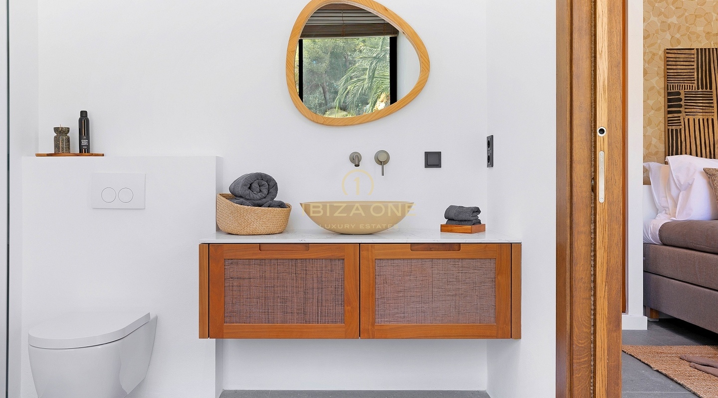 Luxueuse villa moderne d'inspiration balinaise à vendre, Ibiza Can Furnet