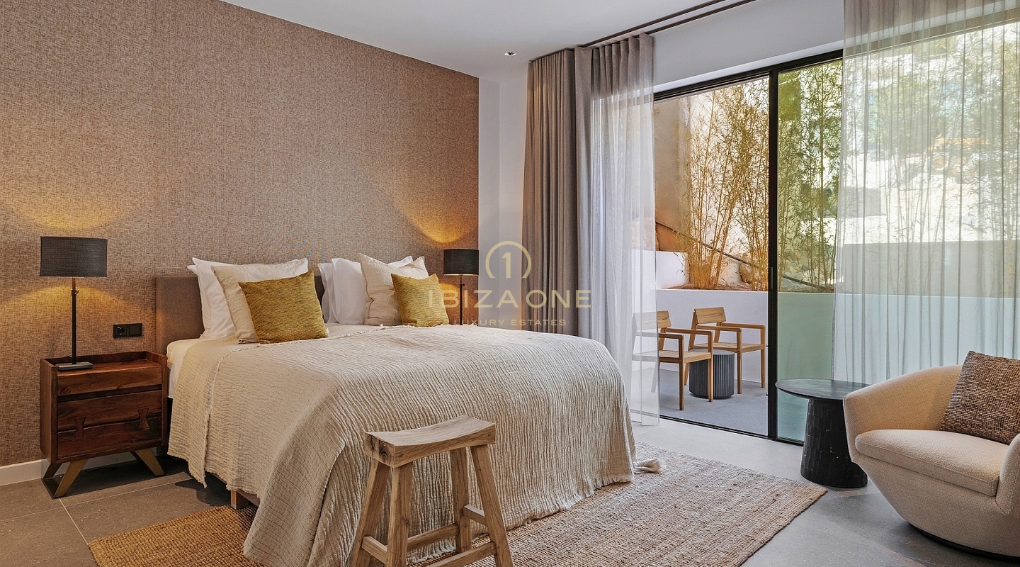 Lujosa villa moderna de inspiración balinesa en venta, Ibiza Can Furnet