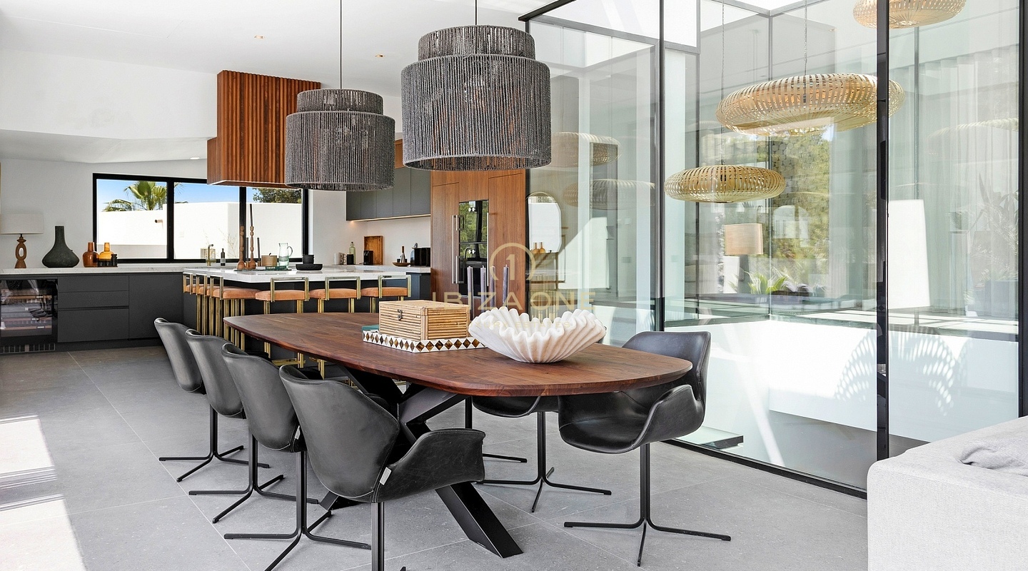 Luxe moderne Bali-geïnspireerde villa te koop, Ibiza Can Furnet