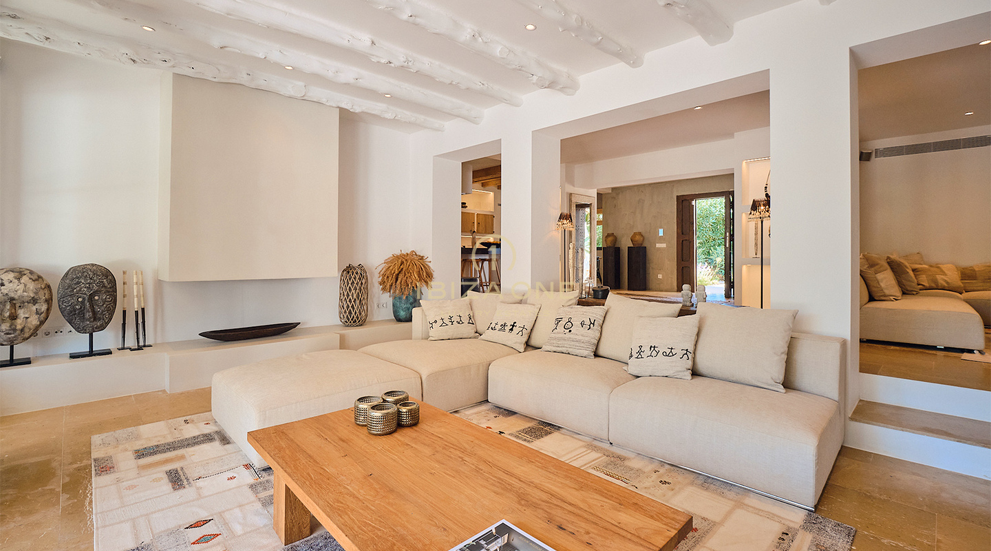 Lujosa villa moderna con licencia de alquiler, casa de invitados y gran jardín cerca de San José en venta, Ibiza -Lujosa villa moderna con licencia de alquiler, casa de invitados y gran jardín cerca de San José en alquiler, Ibiza