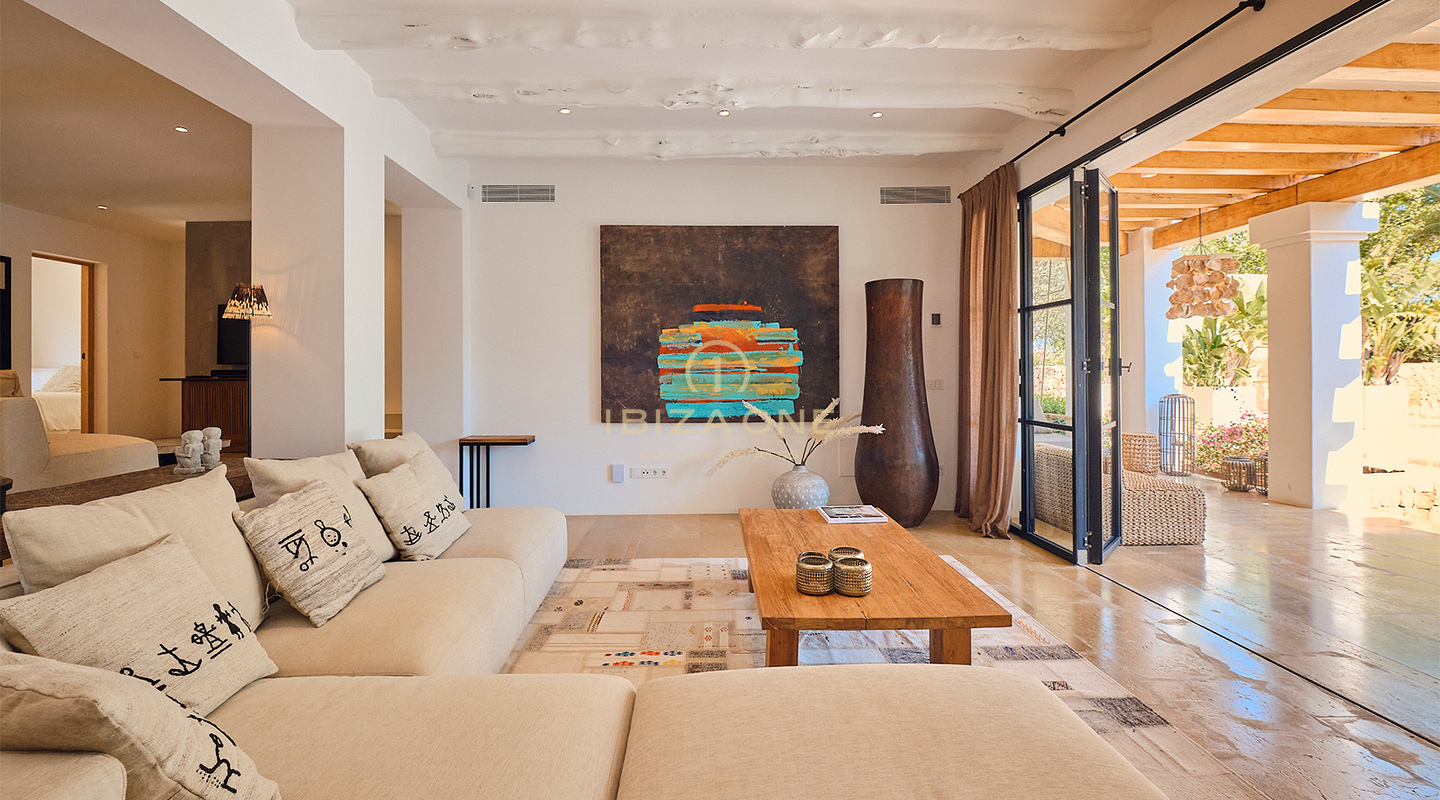 Luxueuse villa moderne avec permis de location, maison d'hôtes et grand jardin près de San José à vendre, Ibiza - Luxueuse villa moderne avec permis de location, maison d'hôtes et grand jardin près de San José à louer, Ibiza