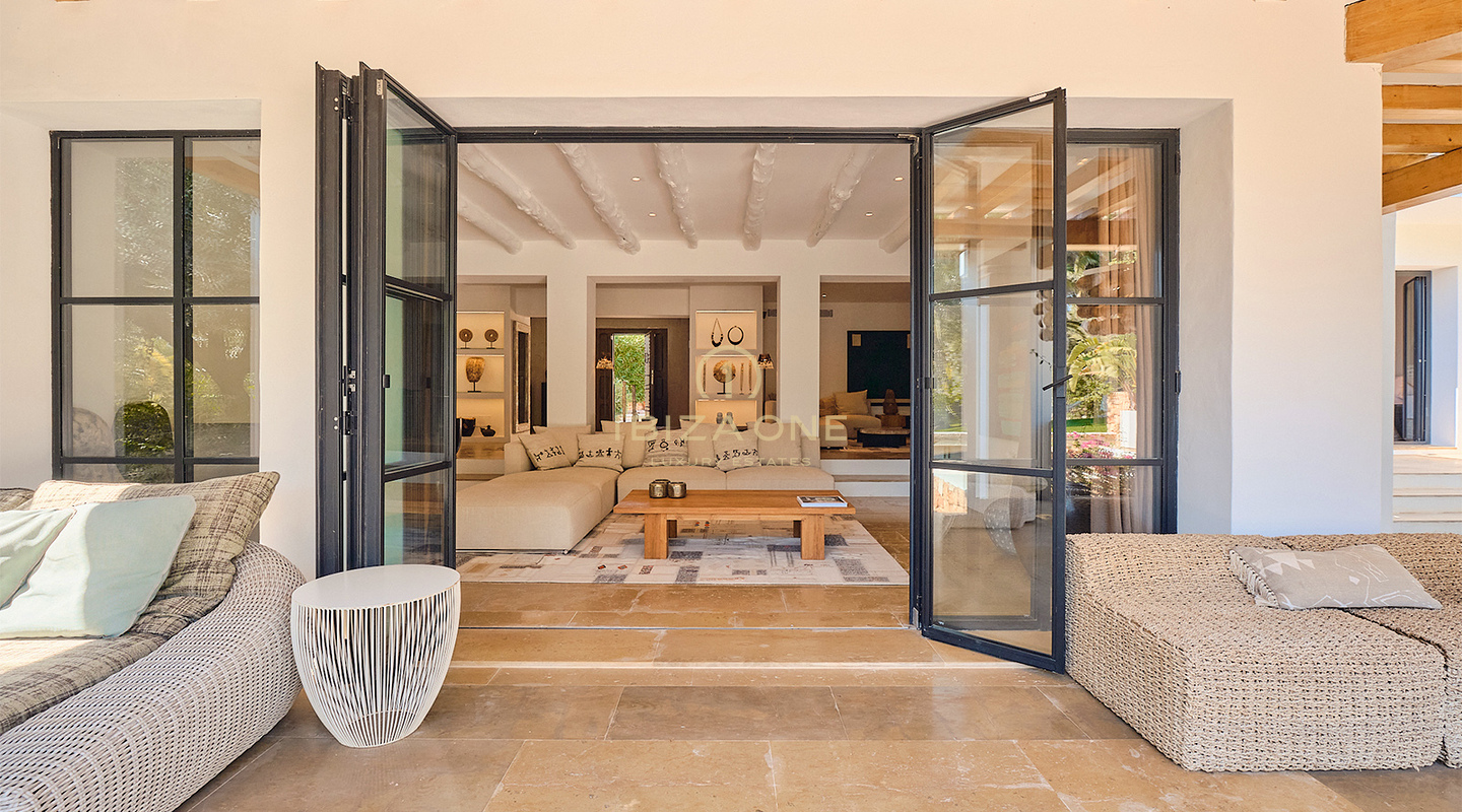 Luxuriöse moderne Villa mit Mietlizenz, Gästehaus und großem Garten in der Nähe von San José zu verkaufen, Ibiza -Luxuriöse moderne Villa mit Mietlizenz, Gästehaus und großem Garten in der Nähe von San José zu vermieten, Ibiza