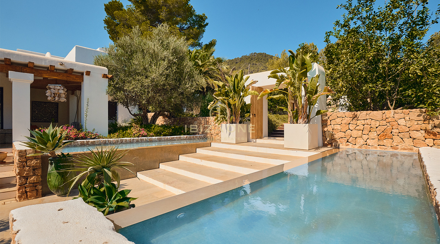 Luxe moderne villa met verhuurvergunning, gastenverblijf en grote tuin nabij San José te koop, Ibiza - Luxe moderne villa met verhuurvergunning, gastenverblijf en grote tuin nabij San José te huur, Ibiza