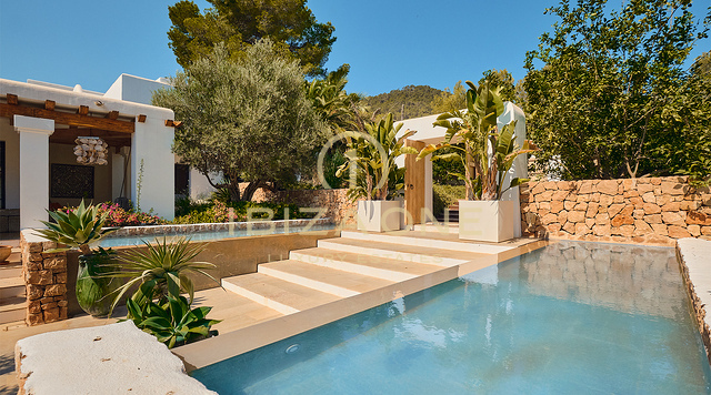 Luxueuse villa moderne avec permis de location, maison d'hôtes et grand jardin près de San José à vendre, Ibiza - Luxueuse villa moderne avec permis de location, maison d'hôtes et grand jardin près de San José à louer, Ibiza
