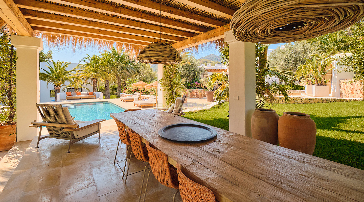 Luxuriöse moderne Villa mit Mietlizenz, Gästehaus und großem Garten in der Nähe von San José zu verkaufen, Ibiza -Luxuriöse moderne Villa mit Mietlizenz, Gästehaus und großem Garten in der Nähe von San José zu vermieten, Ibiza