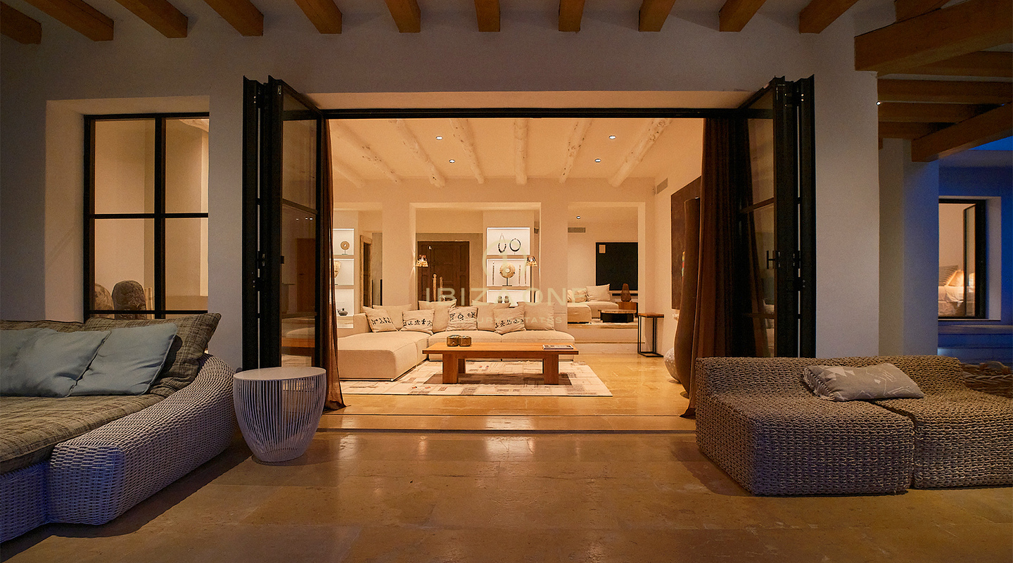 Luxueuse villa moderne avec permis de location, maison d'hôtes et grand jardin près de San José à vendre, Ibiza - Luxueuse villa moderne avec permis de location, maison d'hôtes et grand jardin près de San José à louer, Ibiza