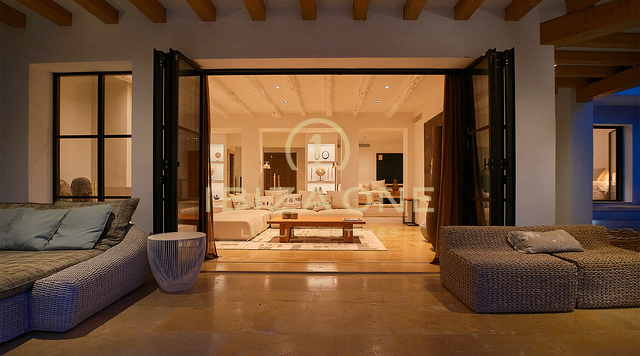 Luxuriöse moderne Villa mit Mietlizenz, Gästehaus und großem Garten in der Nähe von San José zu verkaufen, Ibiza -Luxuriöse moderne Villa mit Mietlizenz, Gästehaus und großem Garten in der Nähe von San José zu vermieten, Ibiza