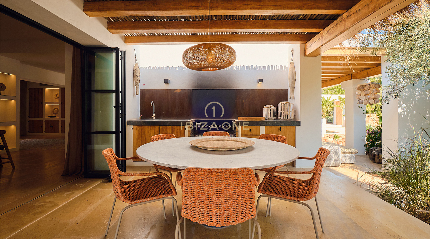Luxuriöse moderne Villa mit Mietlizenz, Gästehaus und großem Garten in der Nähe von San José zu verkaufen, Ibiza -Luxuriöse moderne Villa mit Mietlizenz, Gästehaus und großem Garten in der Nähe von San José zu vermieten, Ibiza