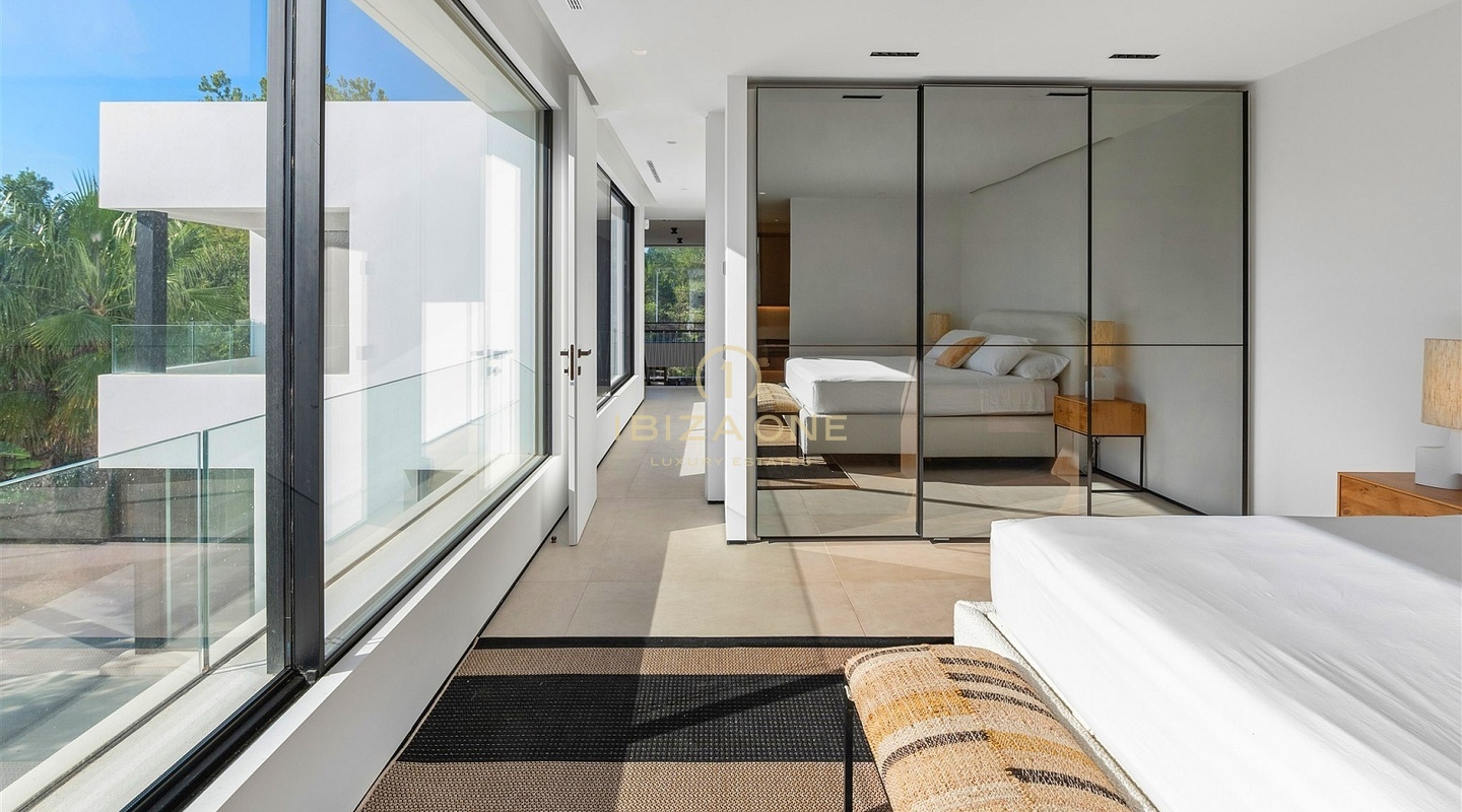 Quatre villas modernes de luxe à vendre : à quelques pas de la mer, à quelques minutes d'Ibiza, Ibiza