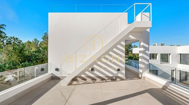 Quattro ville moderne di lusso in vendita: a pochi passi dal mare, a pochi minuti da Ibiza, Ibiza