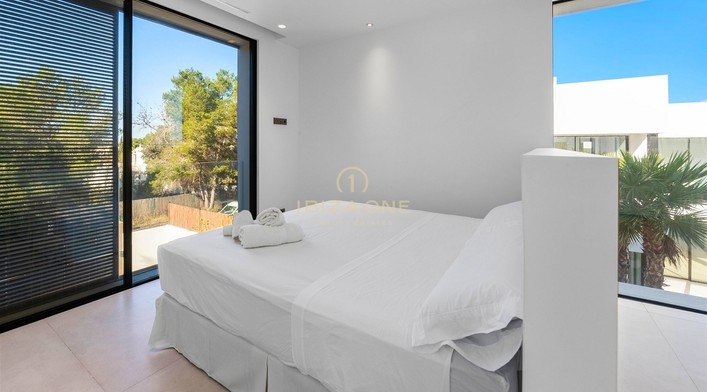 Cuatro villas modernas de lujo en venta: a pasos del mar, a minutos de Ibiza, Ibiza