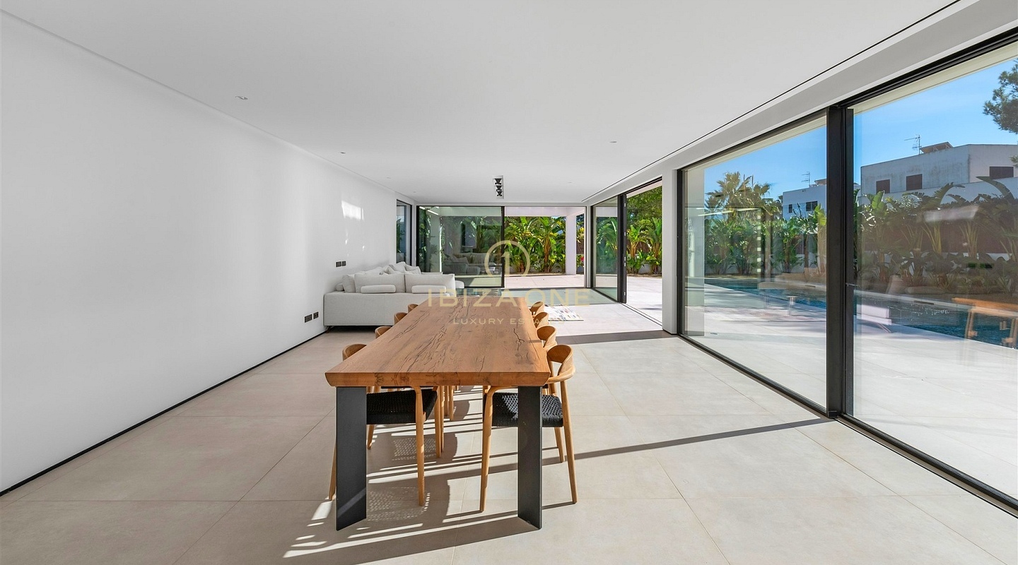 Four Luxury Modern Villas for sale: Steps from the Sea, Minutes from Ibiza, Ibiza