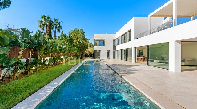 Quattro ville moderne di lusso in vendita: a pochi passi dal mare, a pochi minuti da Ibiza, Ibiza