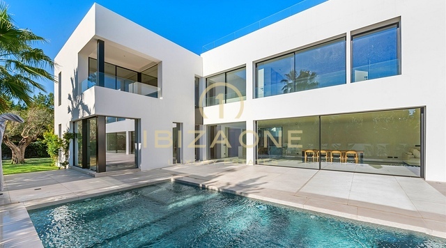 Cuatro villas modernas de lujo en venta: a pasos del mar, a minutos de Ibiza, Ibiza