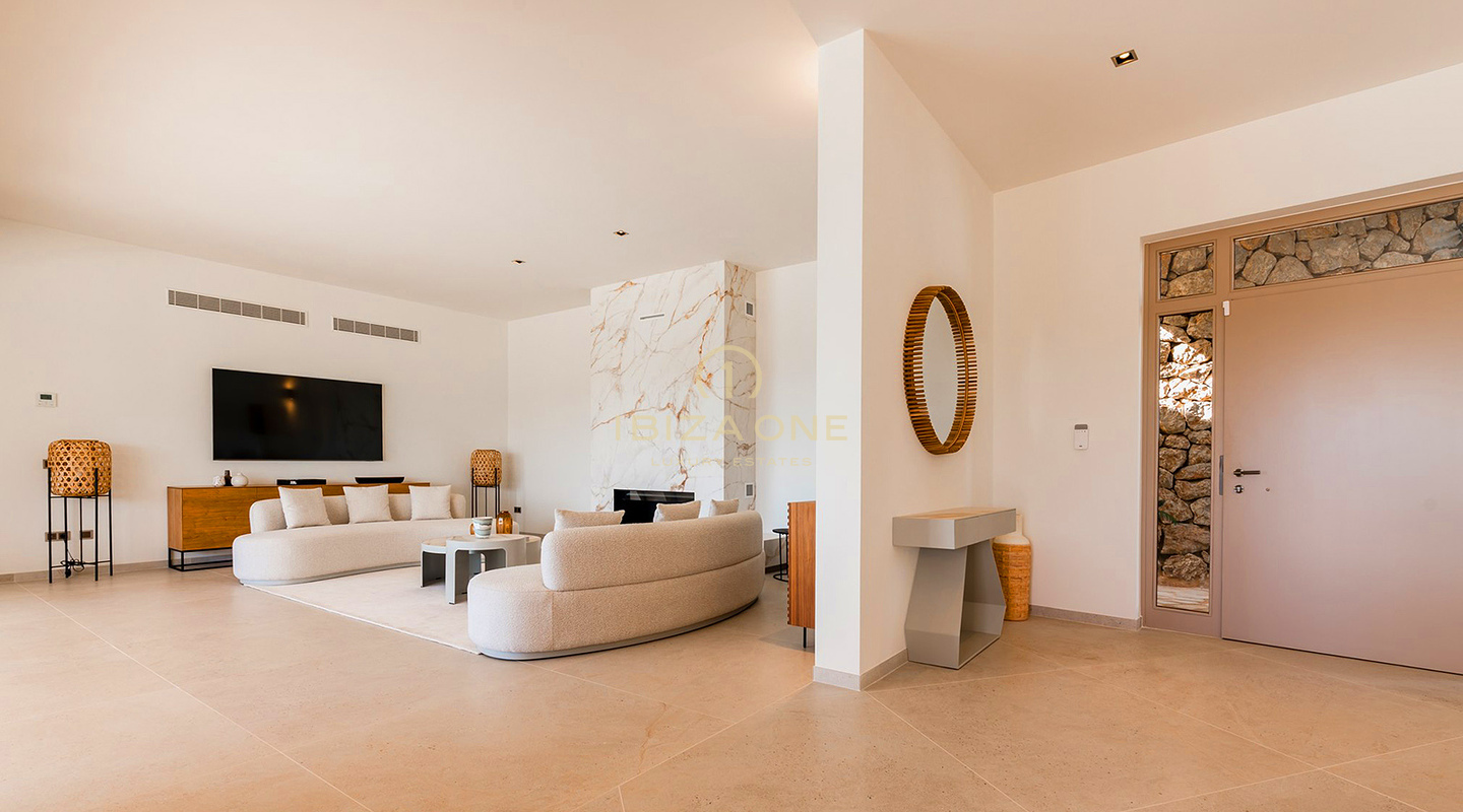 Atemberaubende Luxusvilla auf Ibiza mit weitläufigen Terrassen, Meerblick und Zugang zu Tennisplätzen zu verkaufen, Ibiza