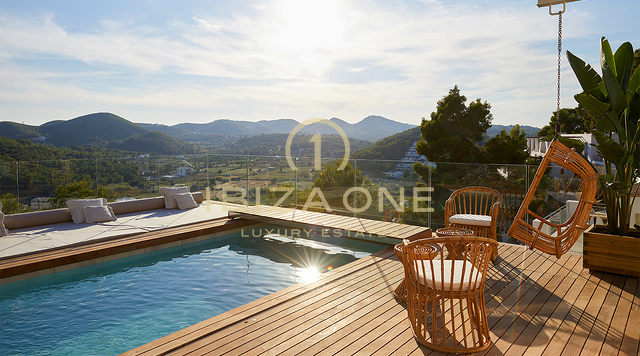 Luxury Oasis in Cala Llonga: Modern Luxury Villa with Sea Views, 3 Minutes from the Beach for Sale, Ibiza