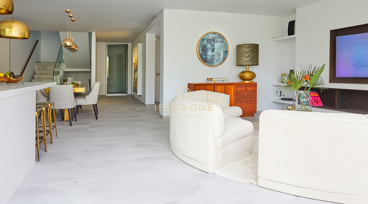 Luxury Oasis in Cala Llonga: Modern Luxury Villa with Sea Views, 3 Minutes from the Beach for Sale, Ibiza
