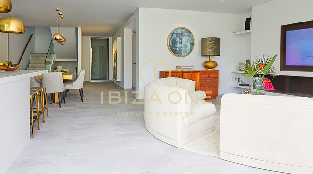 Luxury Oasis in Cala Llonga: Modern Luxury Villa with Sea Views, 3 Minutes from the Beach for Sale, Ibiza