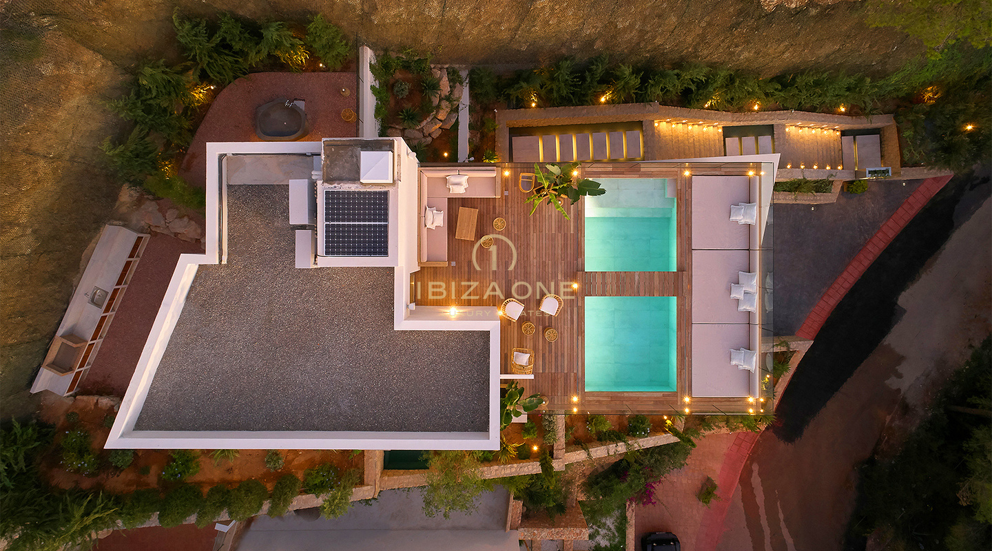 Luxus-Oase in Cala Llonga: Moderne Luxusvilla mit Meerblick, 3 Minuten vom Strand entfernt zu verkaufen, Ibiza