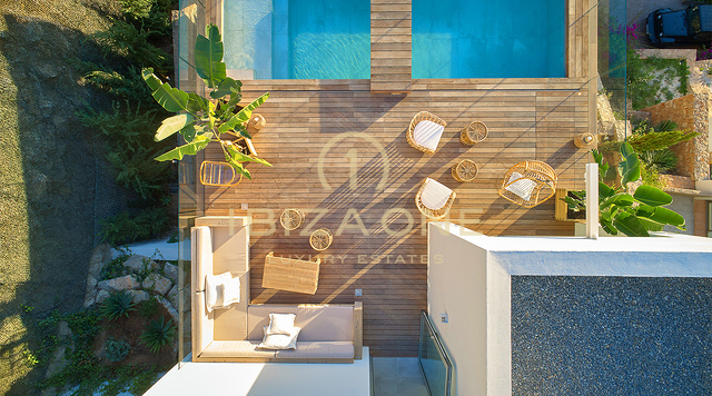Luxury Oasis in Cala Llonga: Modern Luxury Villa with Sea Views, 3 Minutes from the Beach for Sale, Ibiza