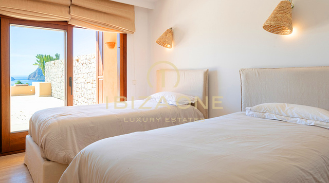 Atemberaubende Luxuswohnung mit unglaublicher Aussicht auf Es Vedra zu verkaufen in Cala Carbo, Ibiza