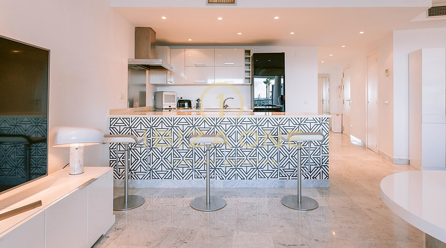 Mondern sea view apartment with luxurious finishes in Marina Botafoch for Sale, Ibiza