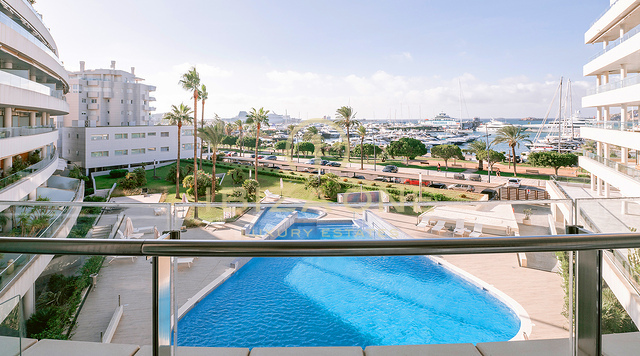 Mondern sea view apartment with luxurious finishes in Marina Botafoch for Sale, Ibiza