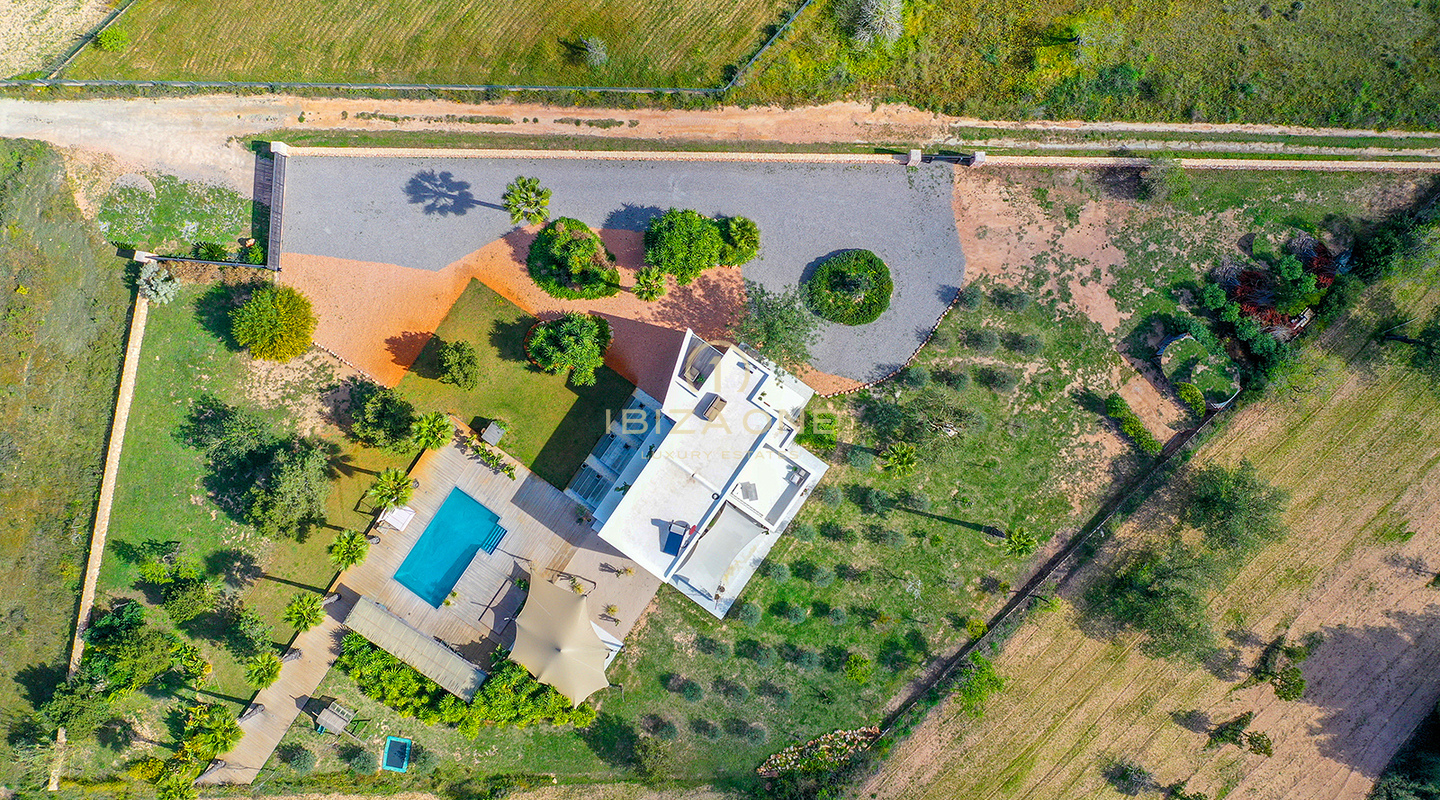 Moderne und luxuriöse Villa in der Nähe von Cala Comte und Cala Bassa mit touristischer Lizenz zu verkaufen, Ibiza