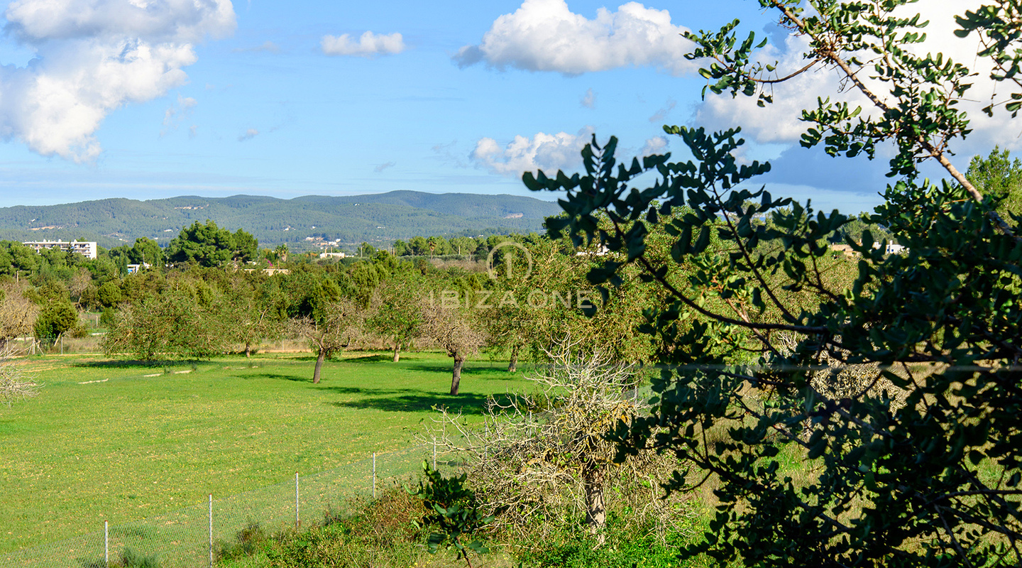 Moderna y lujosa villa cerca de Cala Comte y Cala Bassa con licencia turística en venta, Ibiza