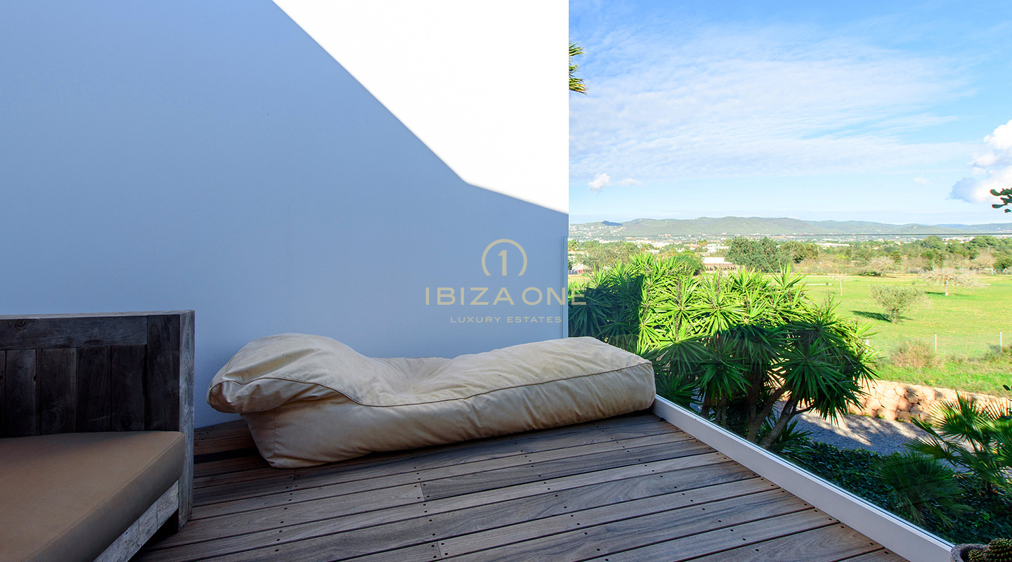 Moderna y lujosa villa cerca de Cala Comte y Cala Bassa con licencia turística en venta, Ibiza