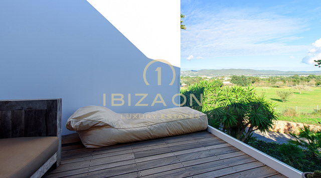 Moderne und luxuriöse Villa in der Nähe von Cala Comte und Cala Bassa mit touristischer Lizenz zu verkaufen, Ibiza