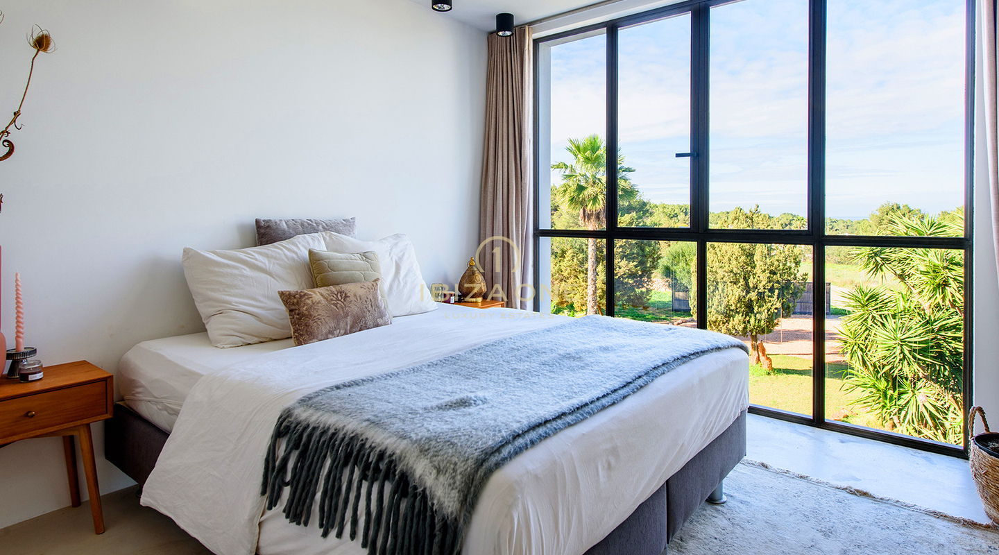 Moderne und luxuriöse Villa in der Nähe von Cala Comte und Cala Bassa mit touristischer Lizenz zu verkaufen, Ibiza