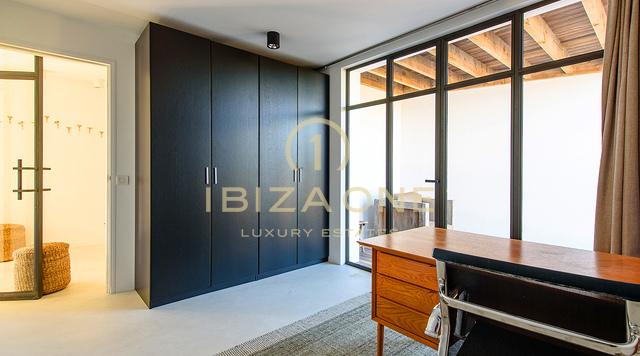 Moderna e lussuosa villa vicino a Cala Comte e Cala Bassa con licenza turistica in vendita, Ibiza