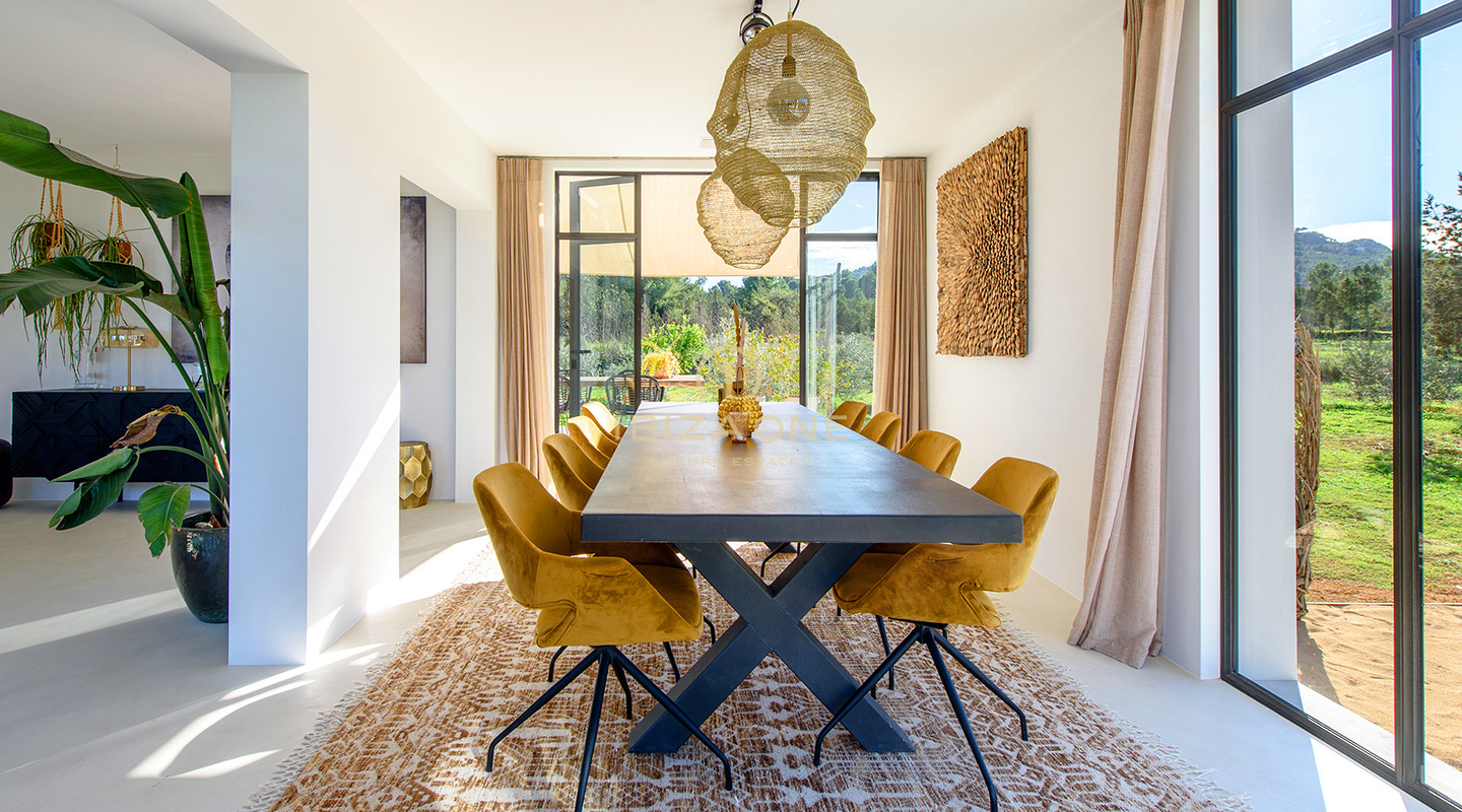 Moderne und luxuriöse Villa in der Nähe von Cala Comte und Cala Bassa mit touristischer Lizenz zu verkaufen, Ibiza