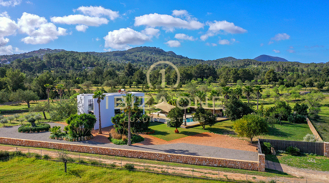 Modern and luxurious villa near Cala Comte and Cala Bassa with touristic license for sale, Ibiza