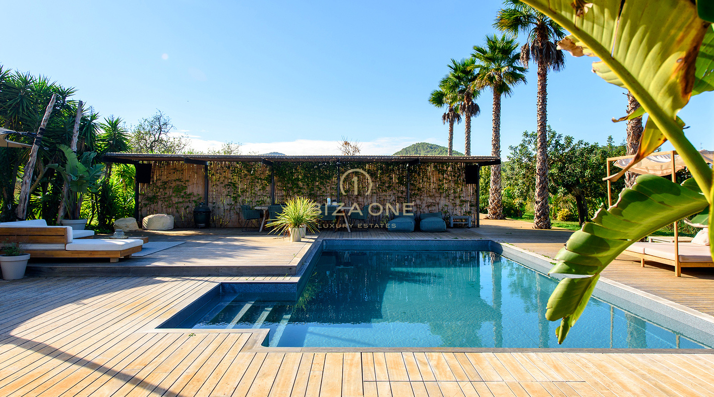 Moderna y lujosa villa cerca de Cala Comte y Cala Bassa con licencia turística en venta, Ibiza