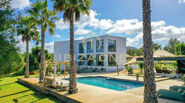 Moderne und luxuriöse Villa in der Nähe von Cala Comte und Cala Bassa mit touristischer Lizenz zu verkaufen, Ibiza