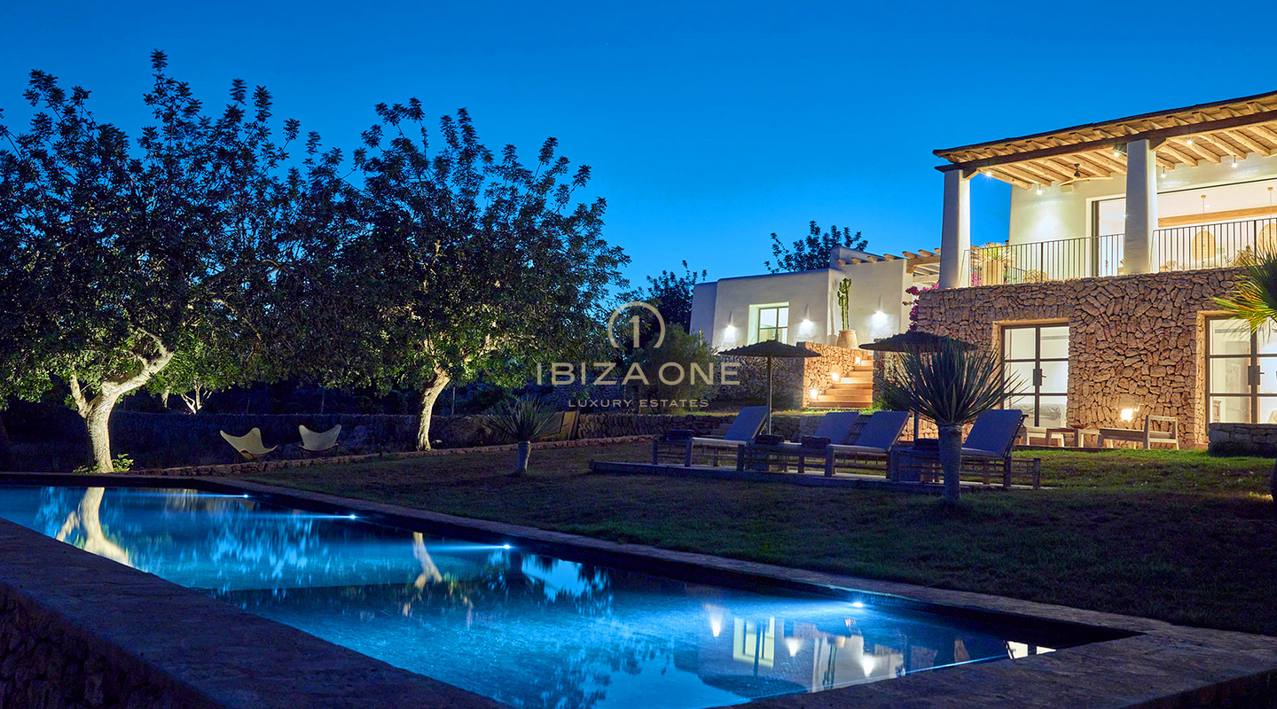 Enchanting luxurious Blakstad villa in the charming village of Santa Gertrudis for sale - Close to the renowned Morna International School, Ibiza